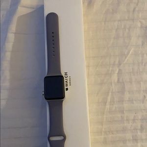Apple Watch Series 3 42mm Silver Aluminum w/ GPS